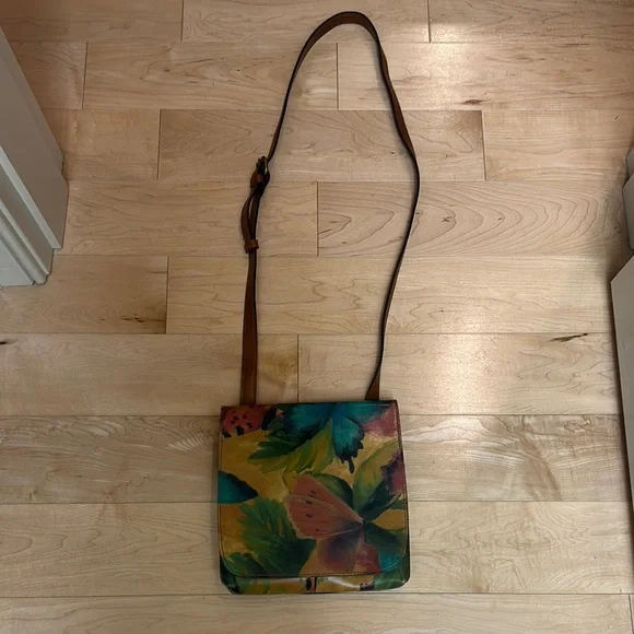 Patricia Nash Multicolor watercolor butterfly Floral Crossbody Bag like new - Picture 2 of 5